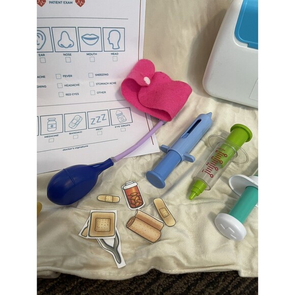Kids Play Doctor Set W Carrying Case Blood Pressure Cuff Glasses Patient Sheet - Picture 3 of 7